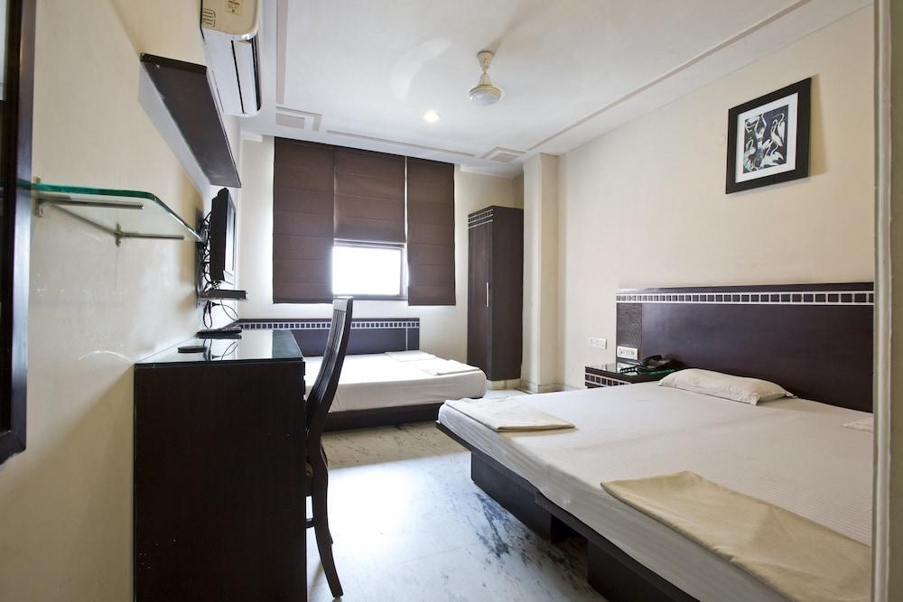 Smyle Inn - Best Value Hotel Near New Delhi Station Exterior photo